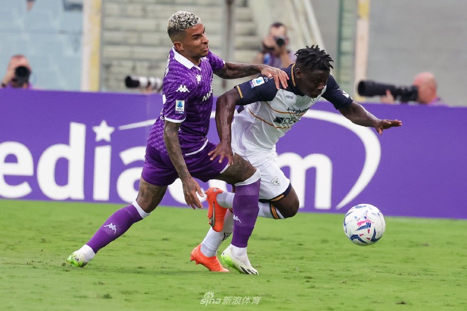 亚多次陷入 亚多次陷入