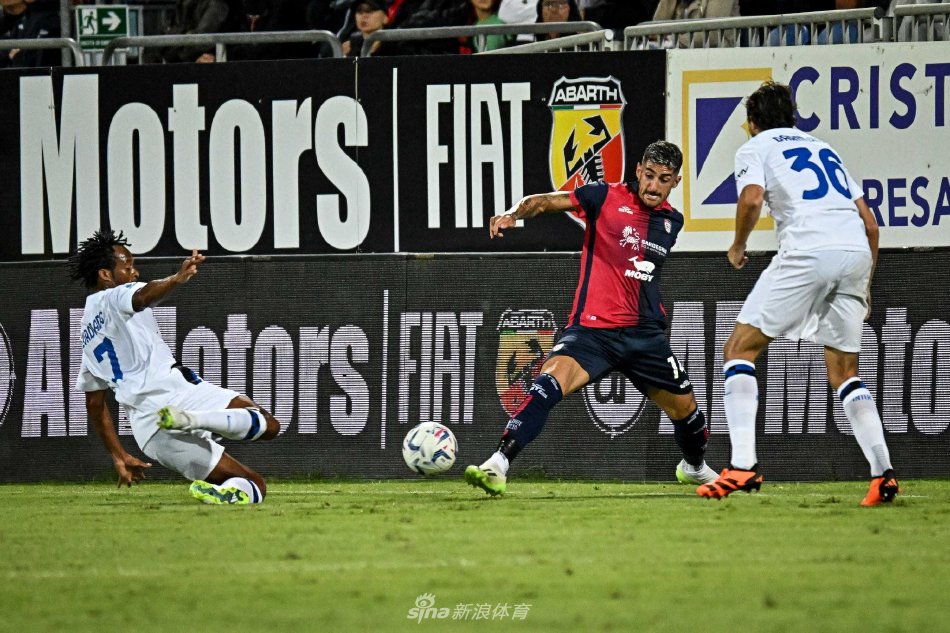 现代足球中 现代足球中